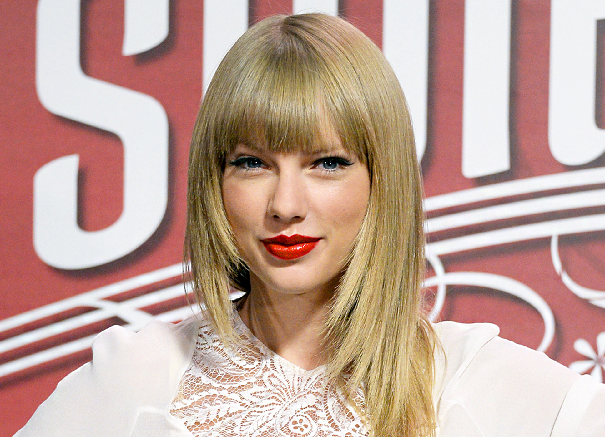 Taylor Swift Releases Full Track List For New Album 1989