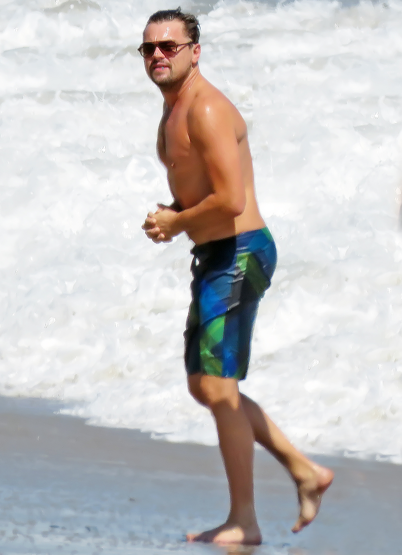 Leonardo Dicaprio Goes Shirtless During Malibu Beach Day Pics 1413